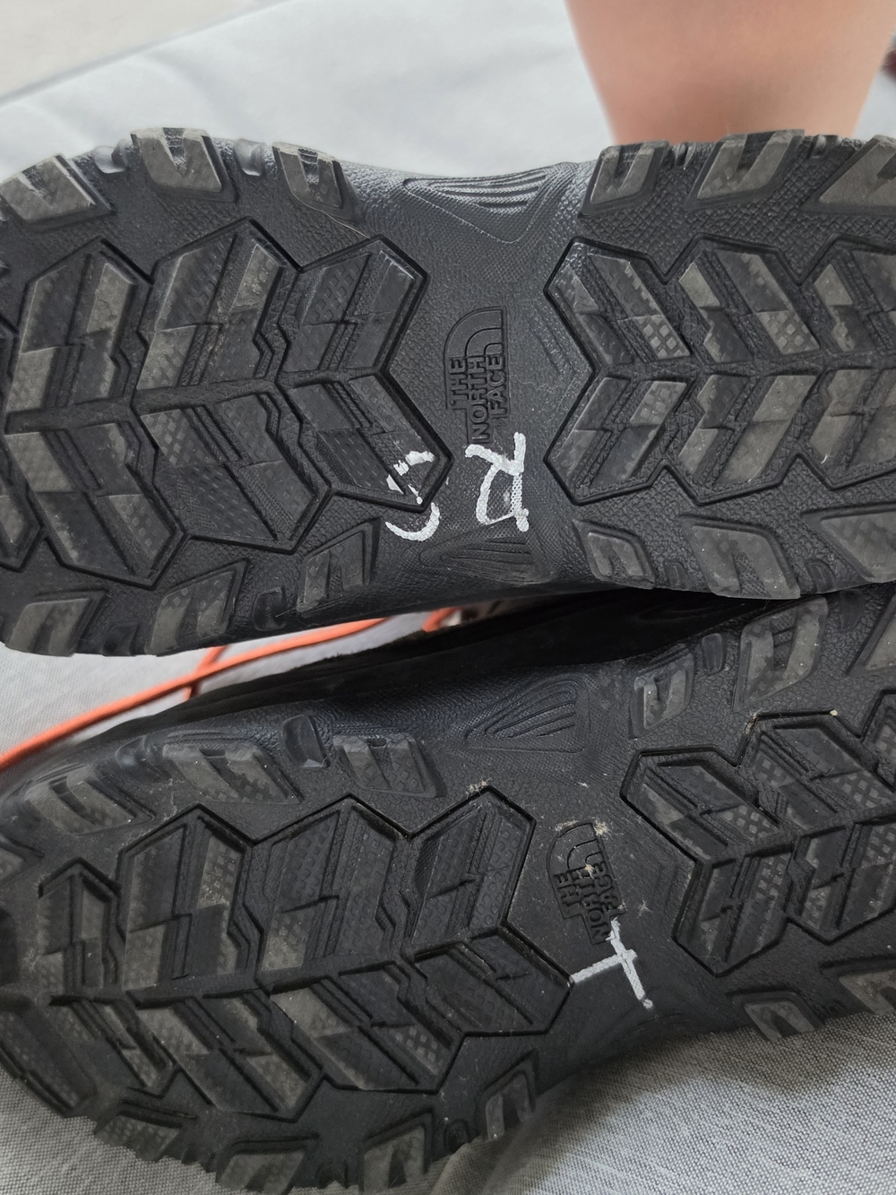 The North Face Kids' Chilkat Lace II Waterproof Winter Boot - Picture 9 of 10